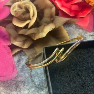 🔥NWOT🔥 SALE, BUY IT NOW. 18k gold over silver bracelet with diamonds.